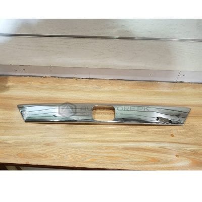 Honda Vezel Tailgate Garnish Chrome 2013-2021