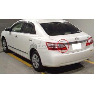 Toyota Premio Genuine Trunk Light 2012
