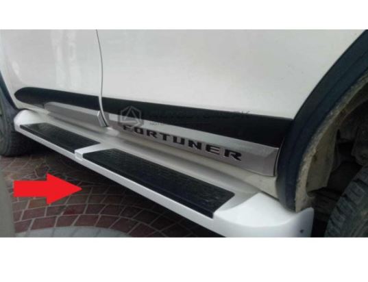 Fortuner-Side-Step