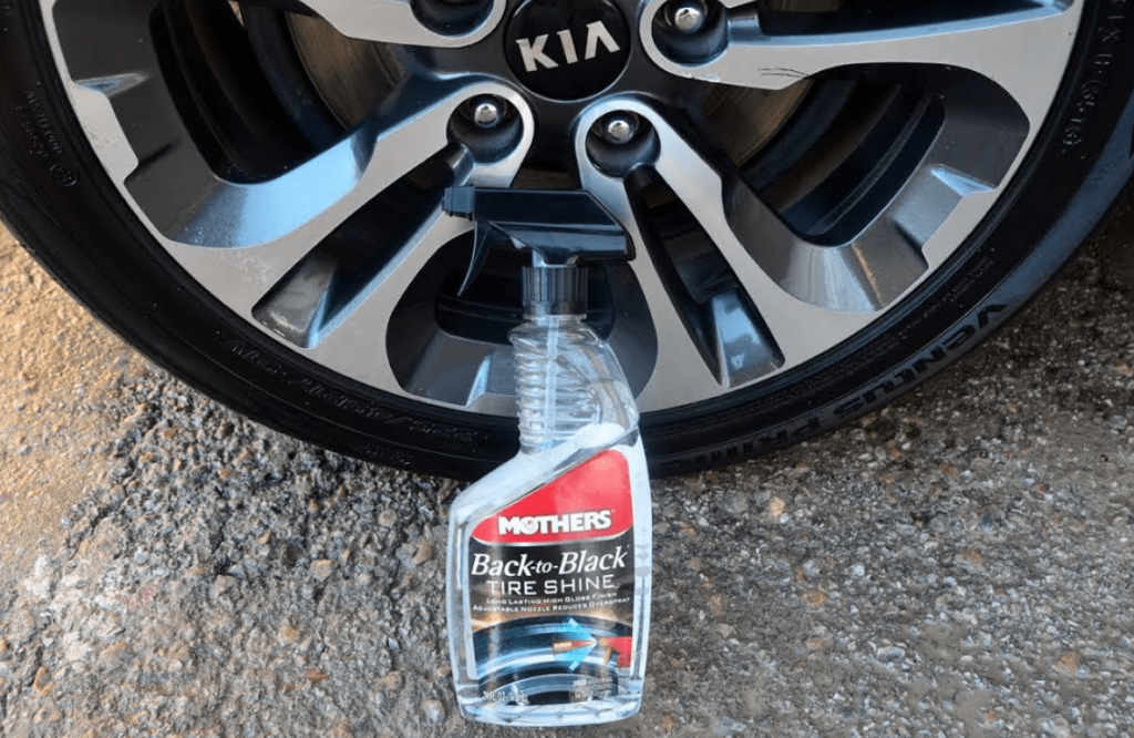 MOTHERS Back-To-Black Tire Shine